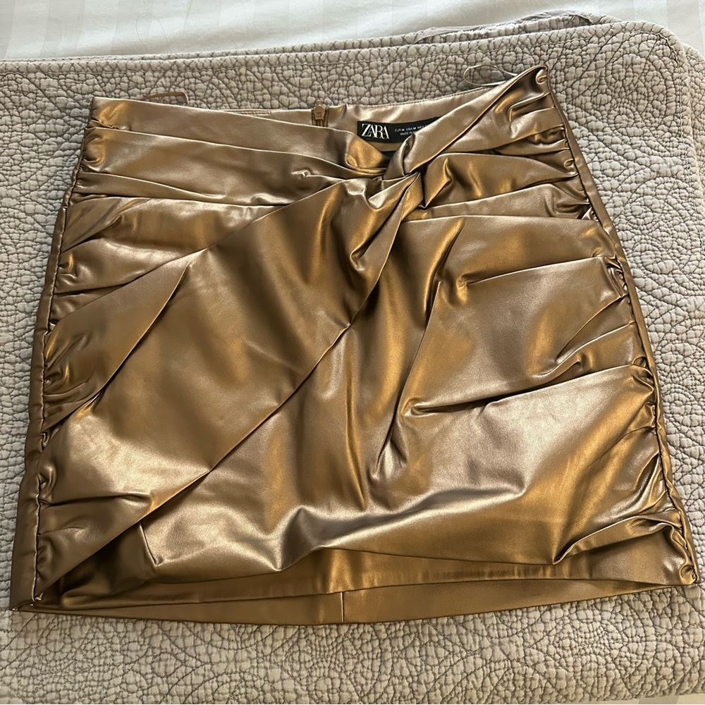 Zara Women's Metallic Gold Mini Skirt